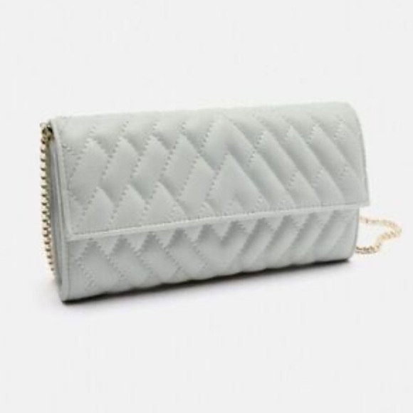 Zara Handbags - Zara Silver Gold Robe Chain Quilted
Crossbody Bag
